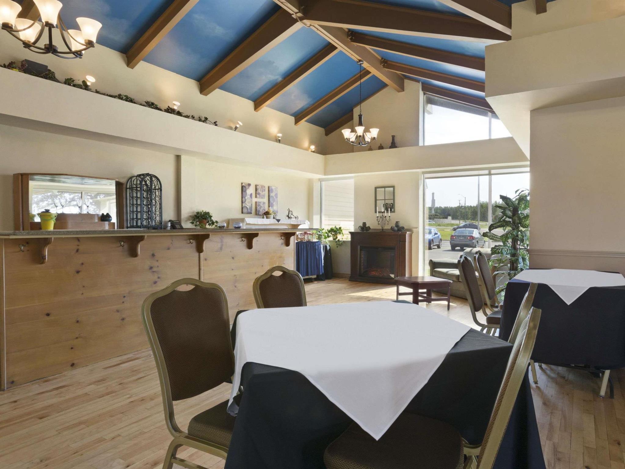 Days Inn & Suites By Wyndham Moncton Dış mekan fotoğraf