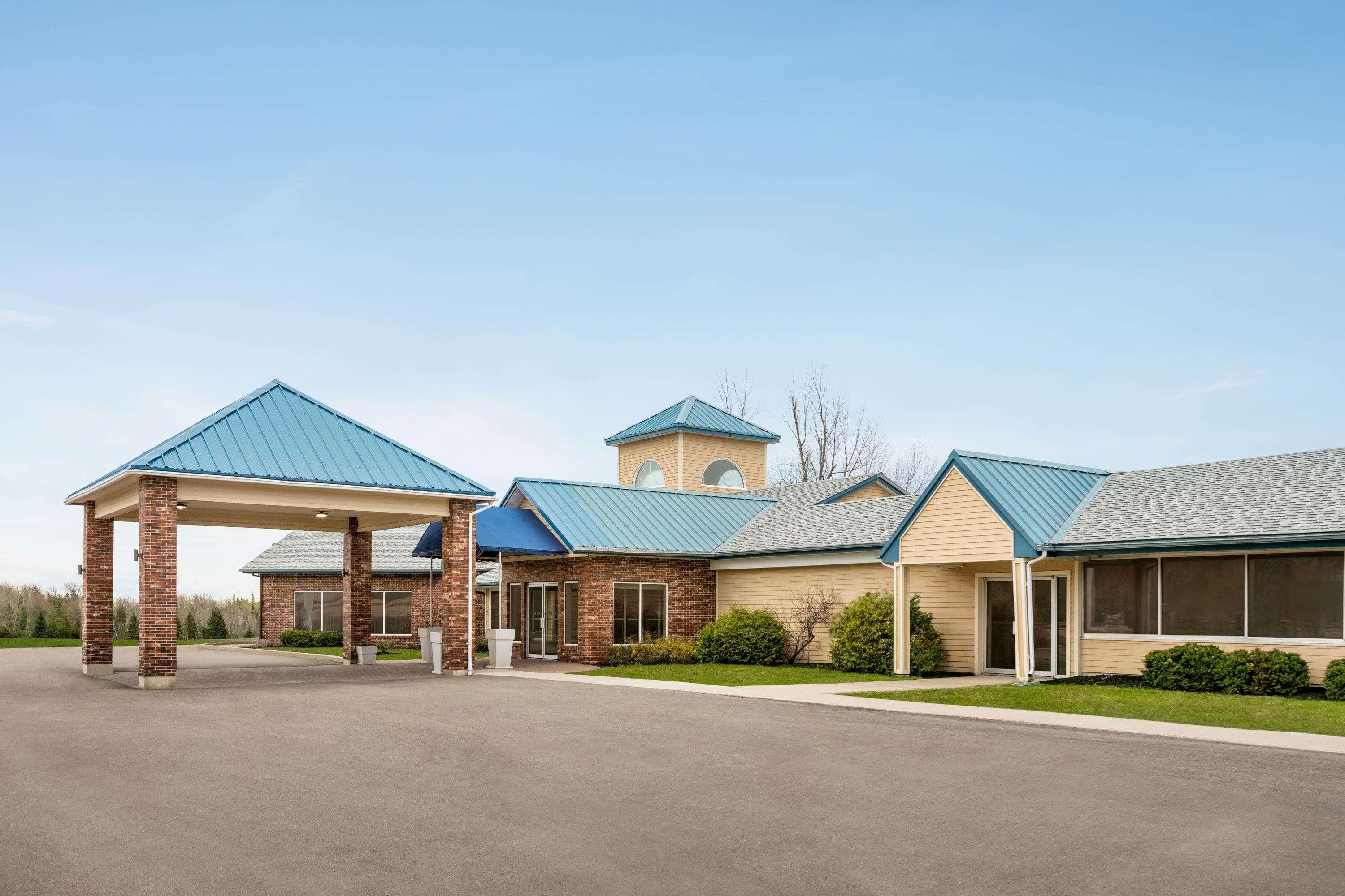Days Inn & Suites By Wyndham Moncton Dış mekan fotoğraf