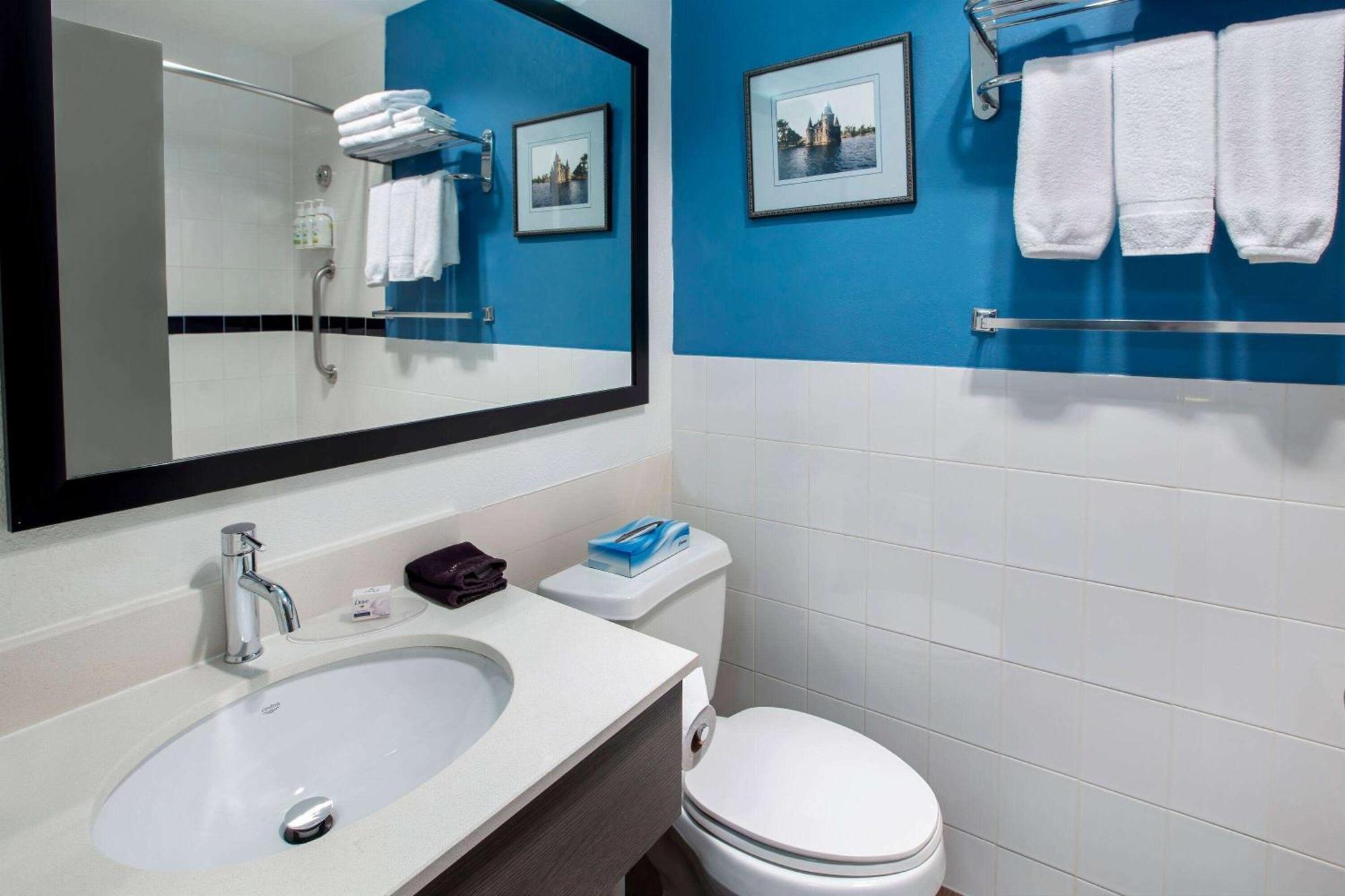 Days Inn & Suites By Wyndham Moncton Dış mekan fotoğraf