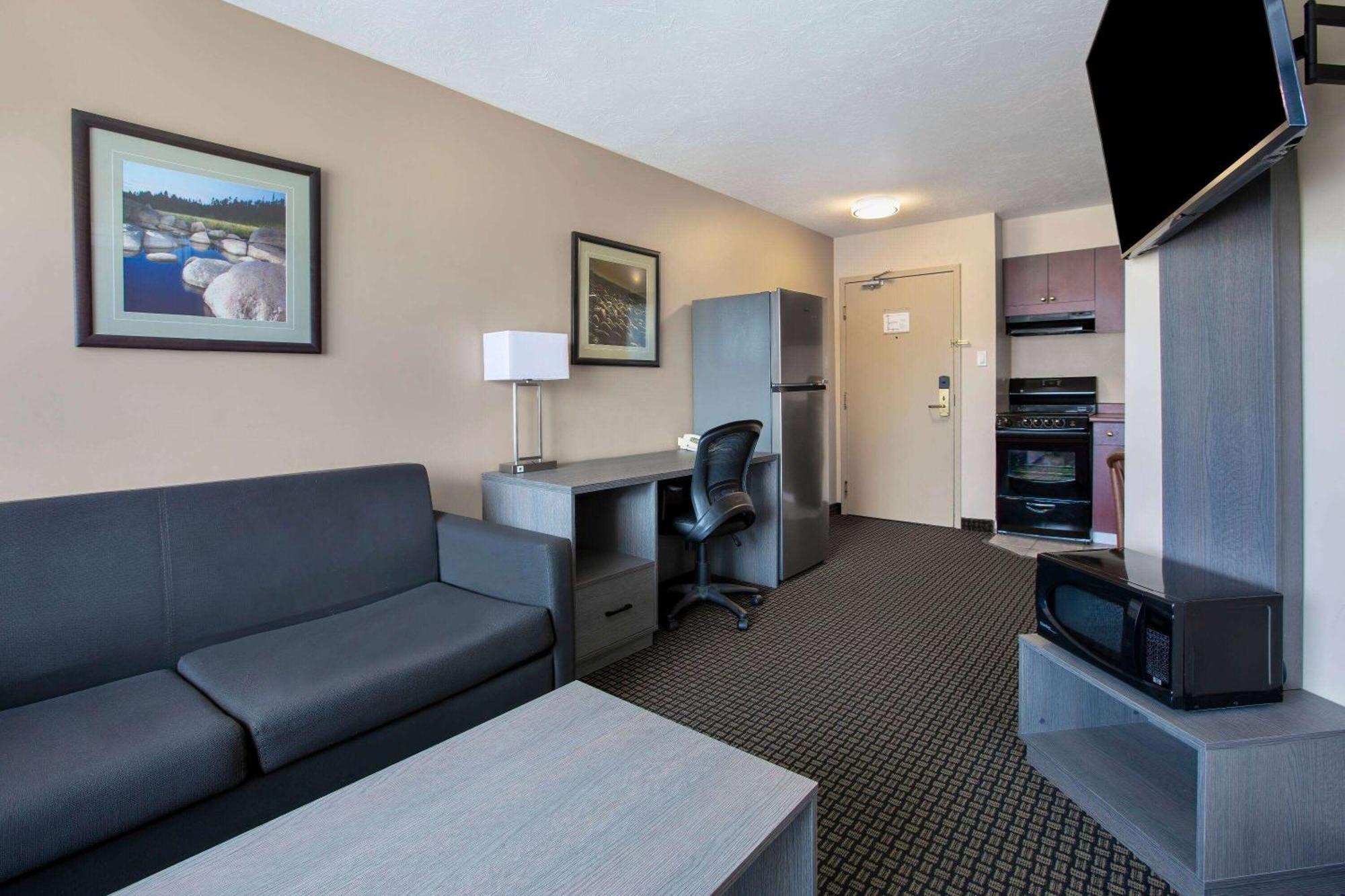 Days Inn & Suites By Wyndham Moncton Dış mekan fotoğraf