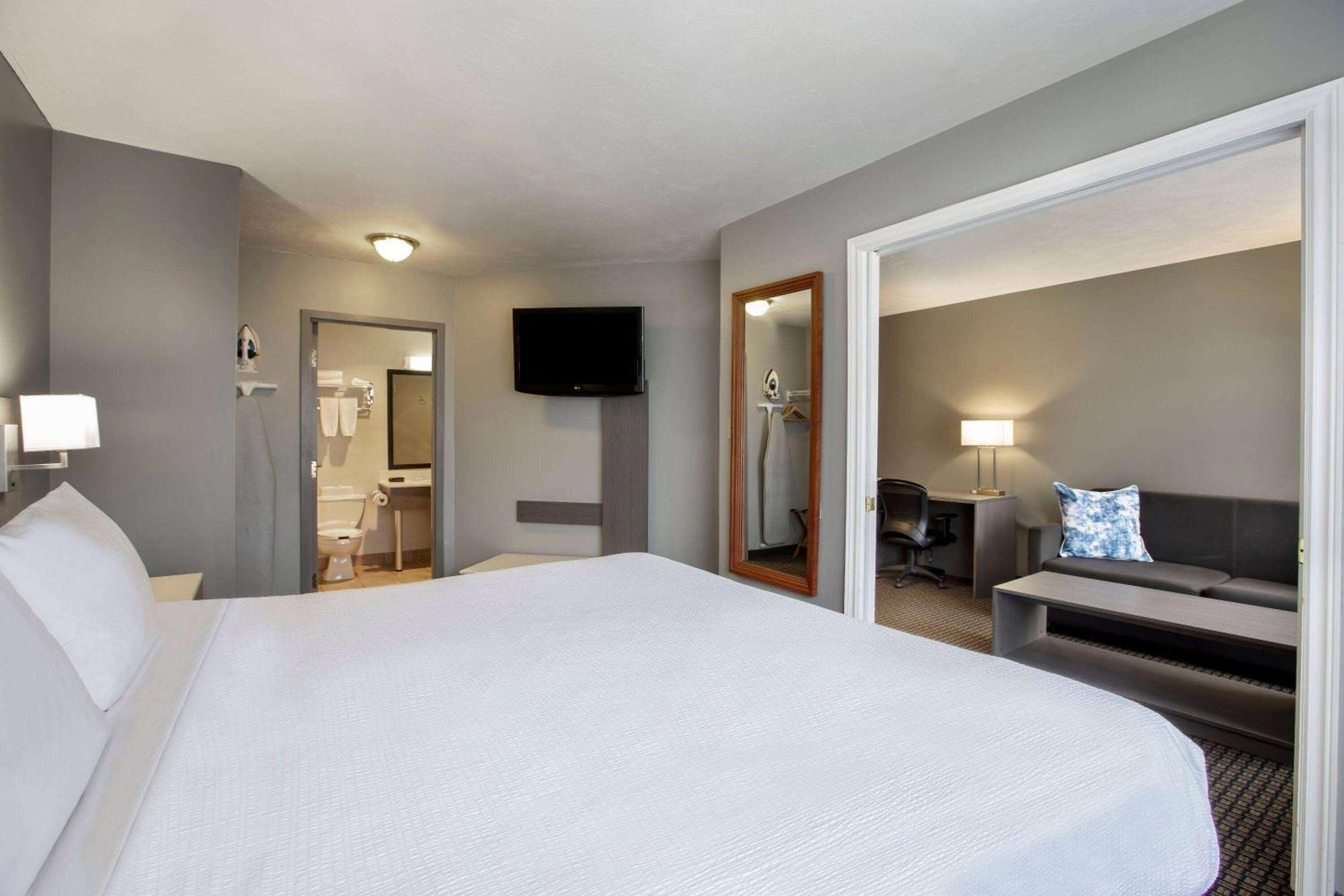 Days Inn & Suites By Wyndham Moncton Dış mekan fotoğraf