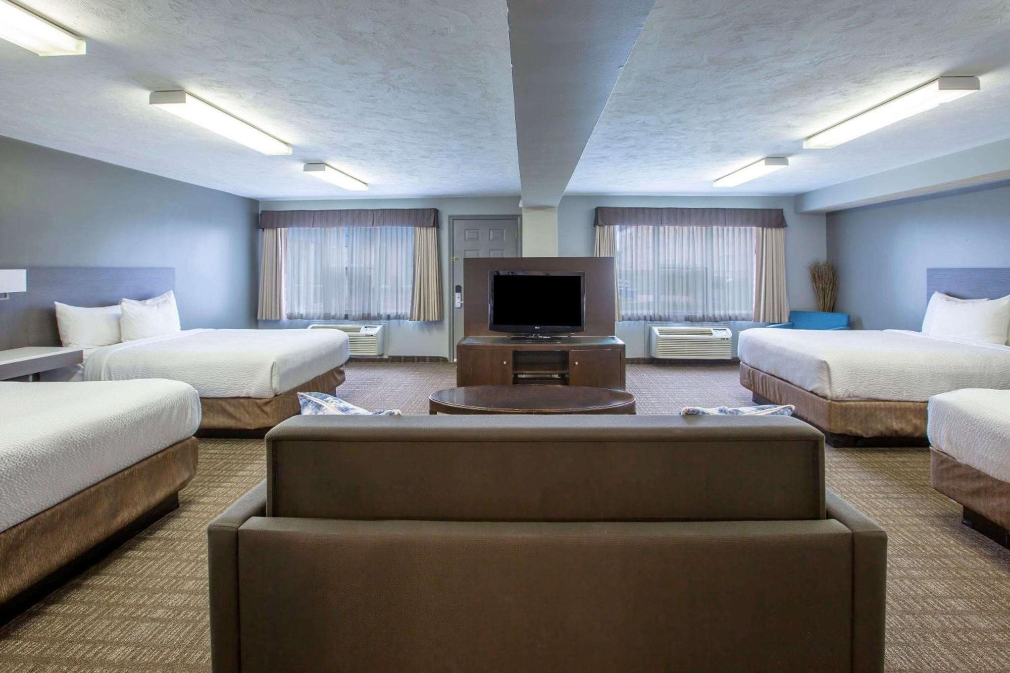 Days Inn & Suites By Wyndham Moncton Dış mekan fotoğraf