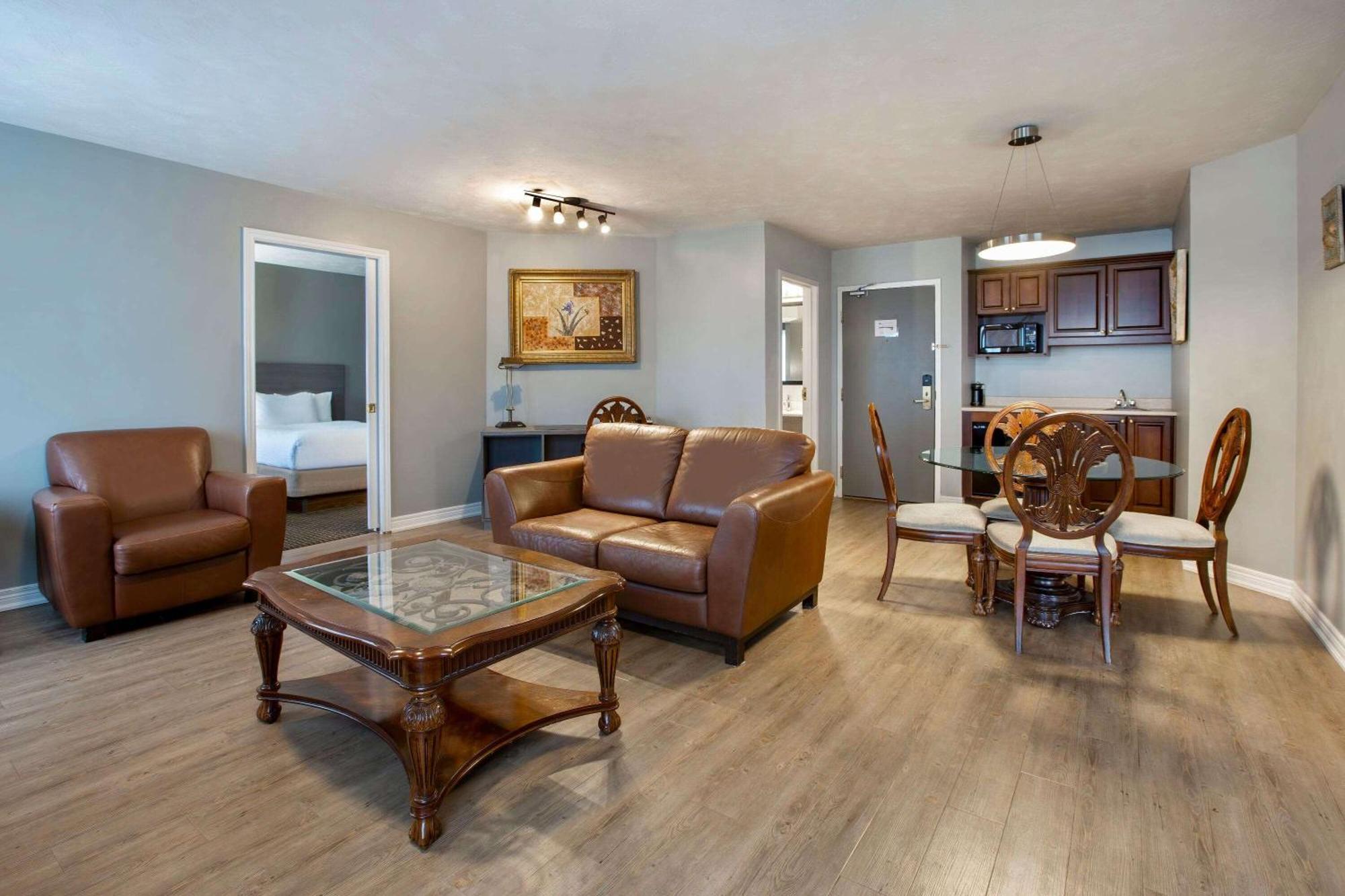 Days Inn & Suites By Wyndham Moncton Dış mekan fotoğraf