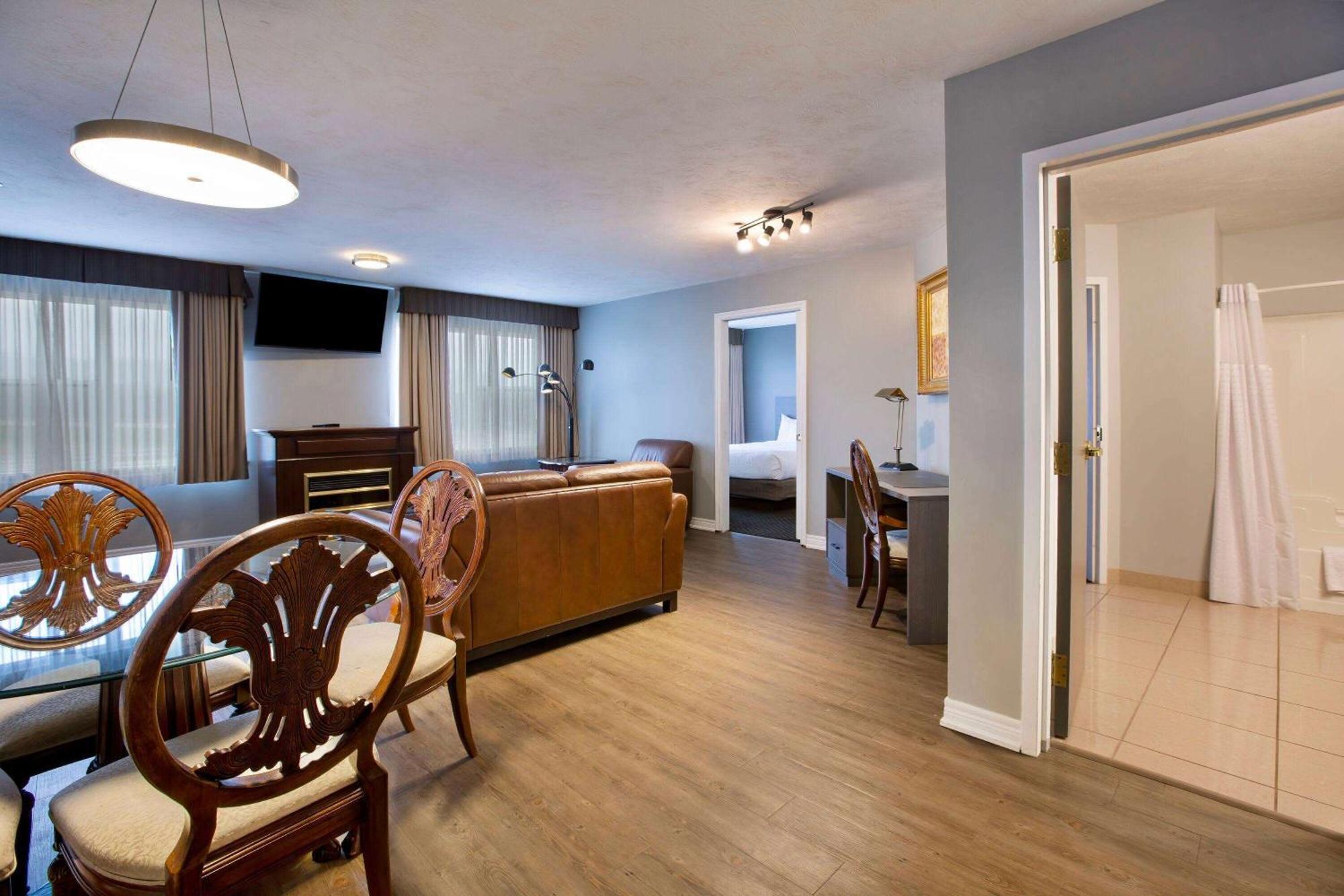 Days Inn & Suites By Wyndham Moncton Dış mekan fotoğraf