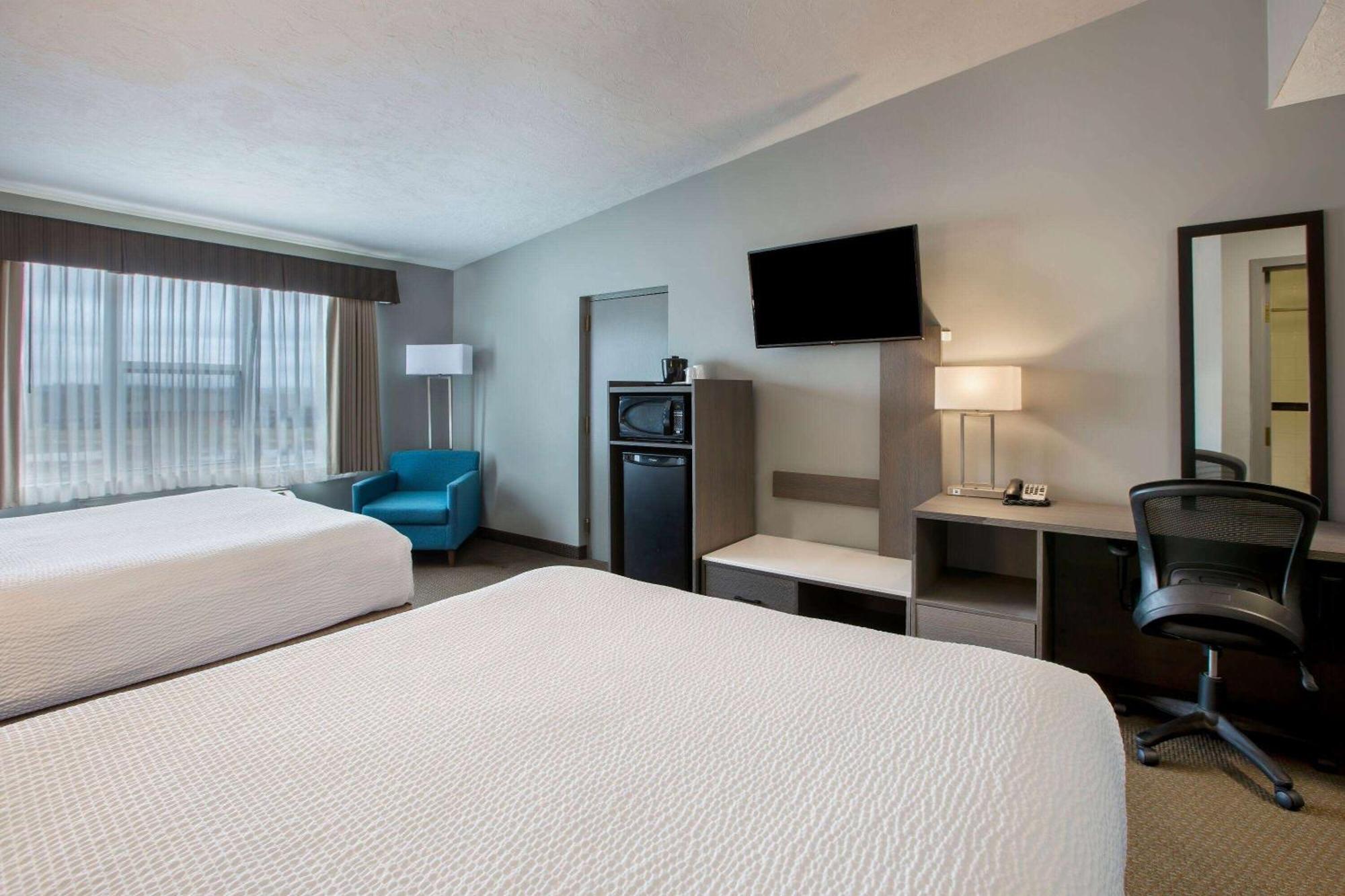 Days Inn & Suites By Wyndham Moncton Dış mekan fotoğraf