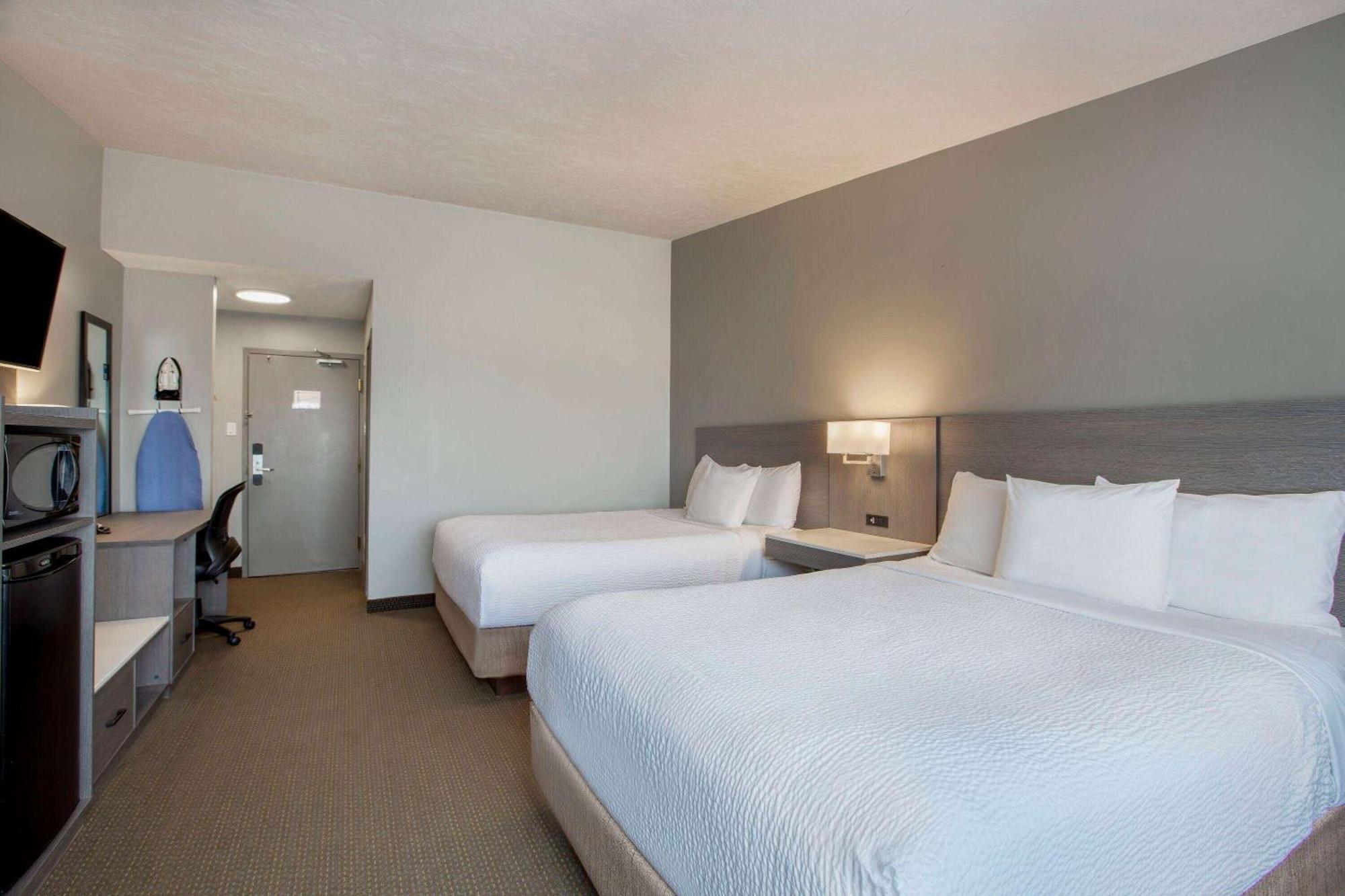 Days Inn & Suites By Wyndham Moncton Dış mekan fotoğraf