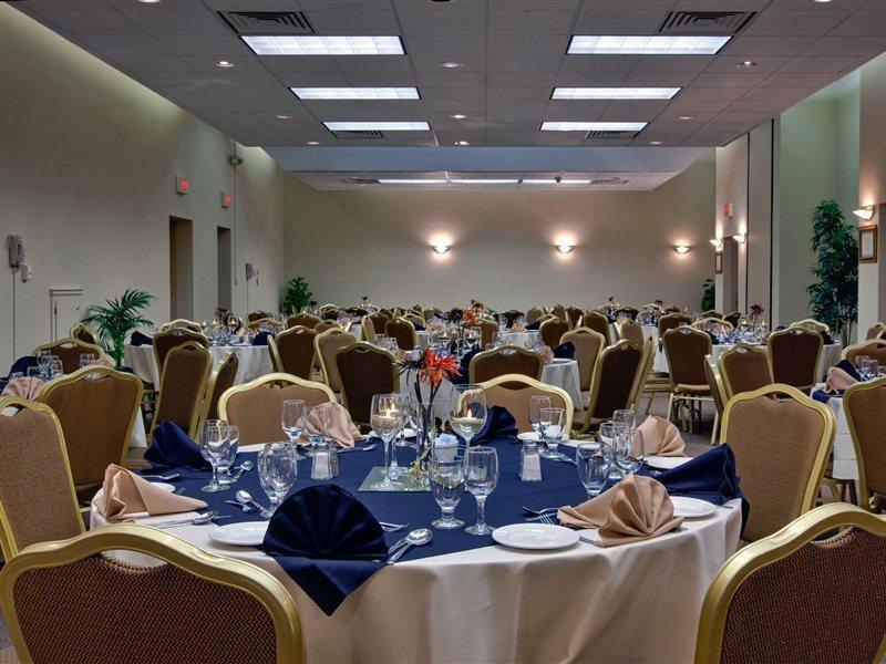 Days Inn & Suites By Wyndham Moncton Dış mekan fotoğraf